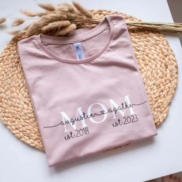Personalised MOM t-shirt , Mama t-shirt with childrens names and year , Baby shower , Mothers day , Pregnancy reveal , Custom gift for mum